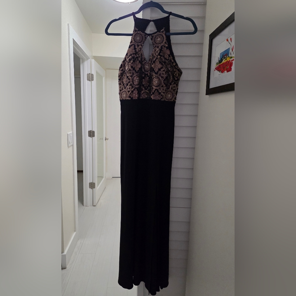Night Way Collections Elegant Black and Gold Maxi Dress